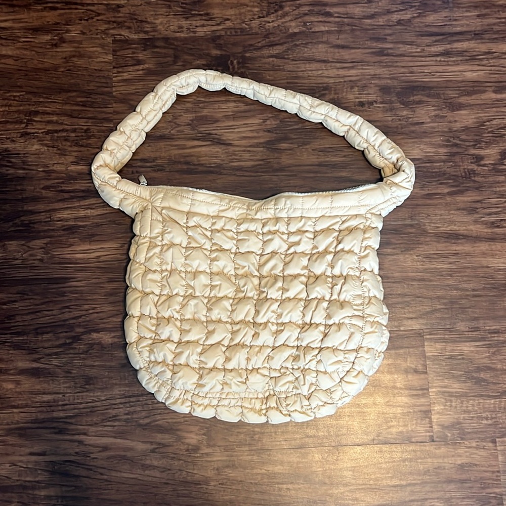 Quilted carryall bag